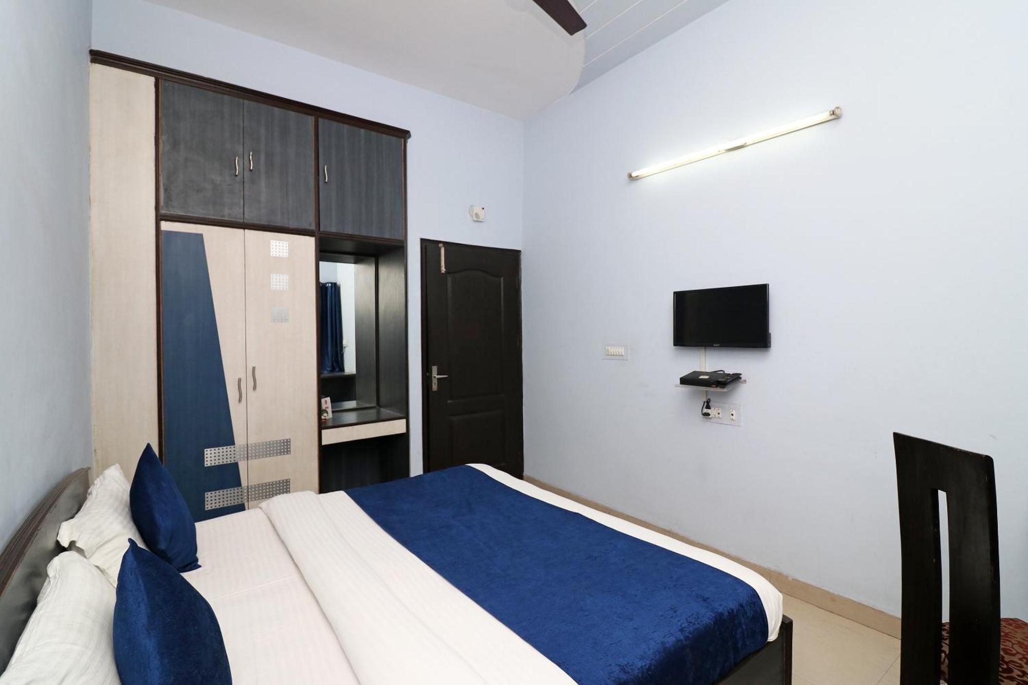 Hotel O Alpine Residency Faridabad Eksteriør billede